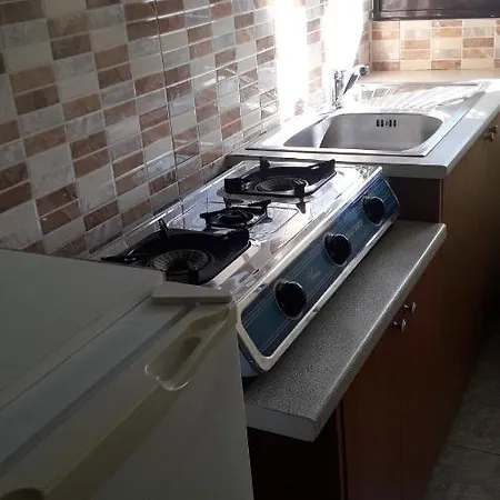 Tani's Πανσιόν