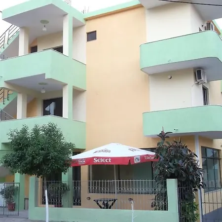 Πανσιόν Tani's Εξαμίλιο