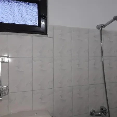 Tani's Guest house 3*